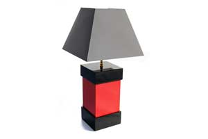 Lampe laquée rouge